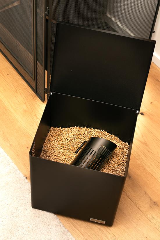 Original large pellet box with wheels